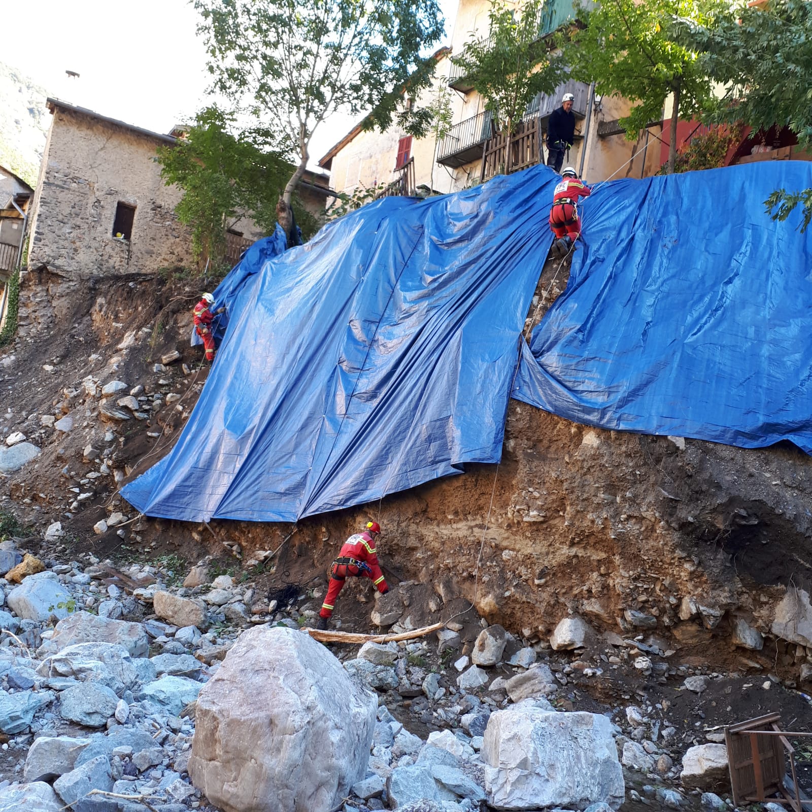 OPERATION BACHAGE DESCENTE EN RAPPEL